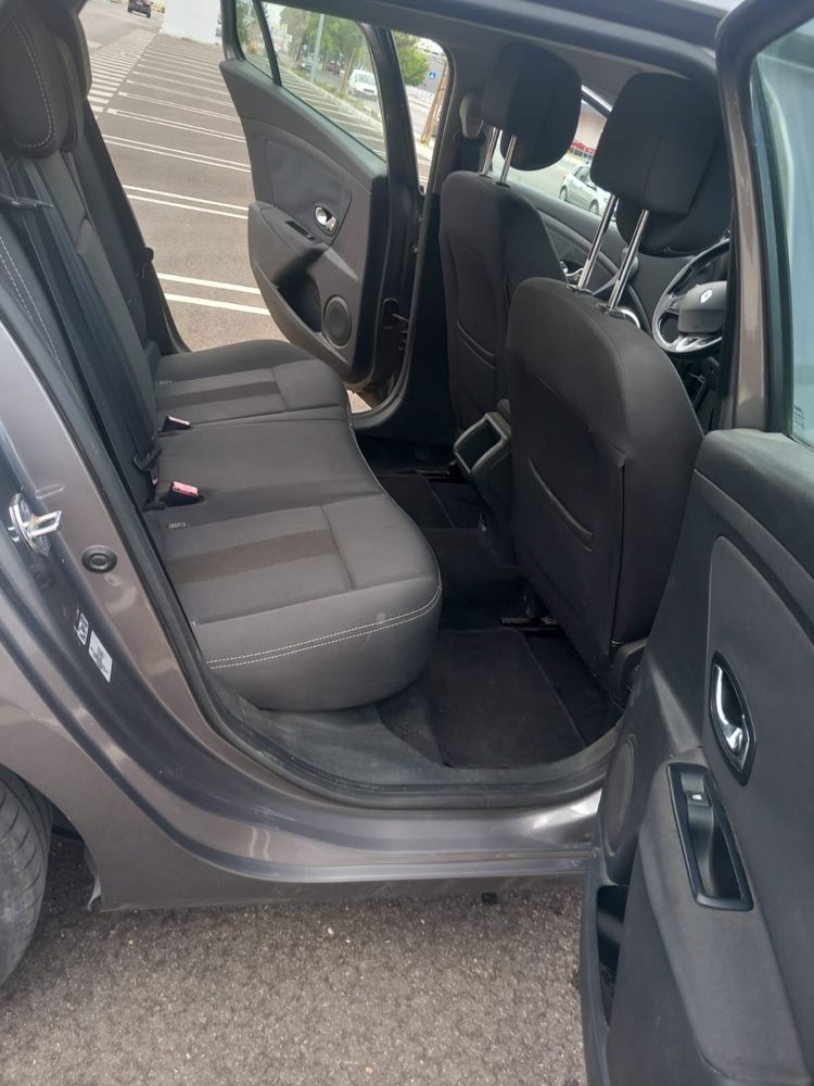 Troco Renault Megane por Comercial 3 Lugares