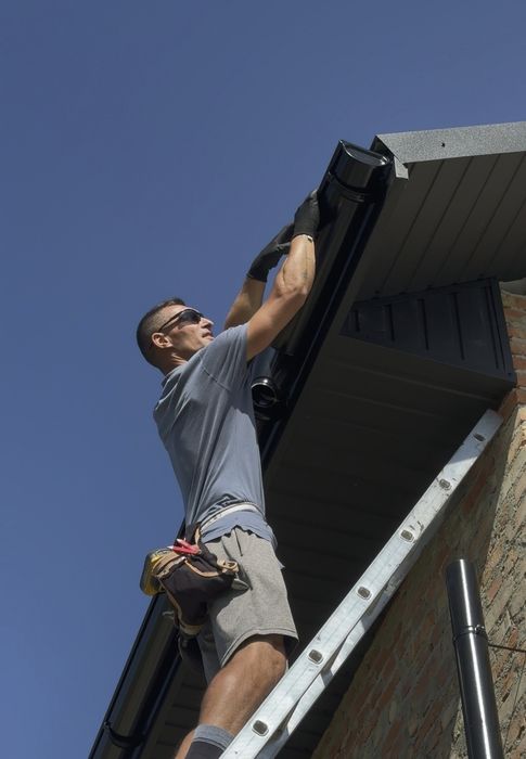 ДАХ ПІД КЛЮЧ | Металочерепиця, профнастил, мембрани