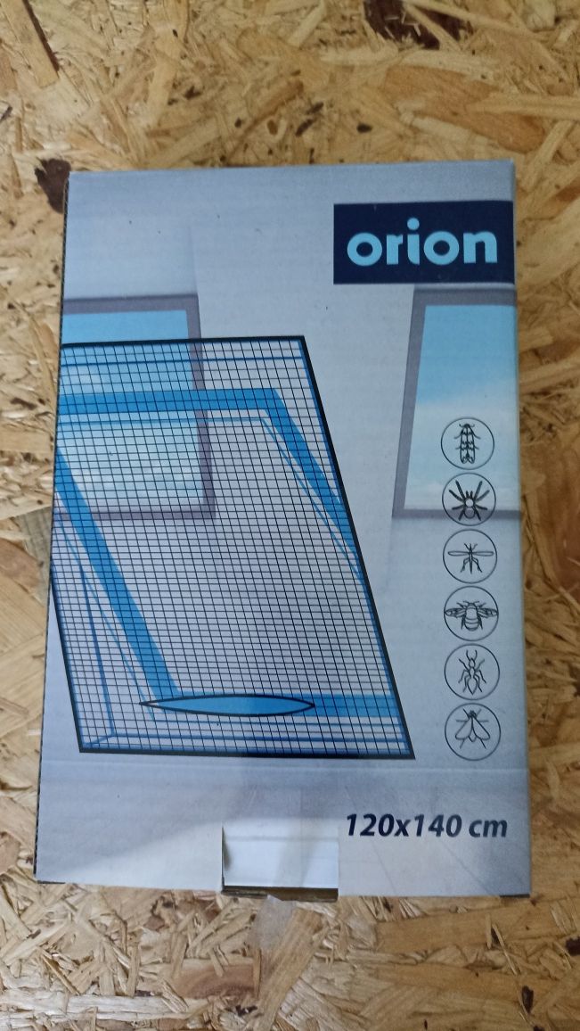 Siatka MOSKITIERA OKIENNA na okno dachowe