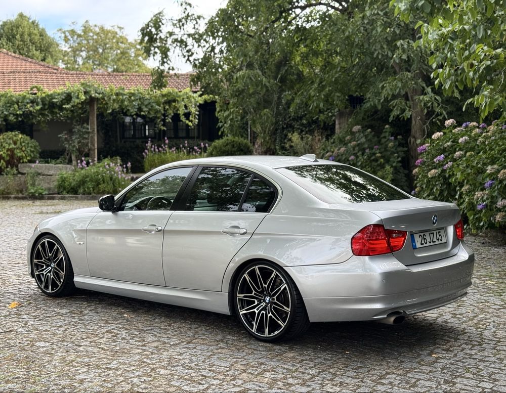 BMW - 318d - LCI
