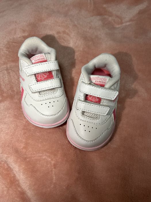 Продам дитячі кросівки reebok