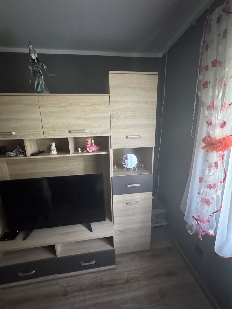 Meble pokojowe ………….