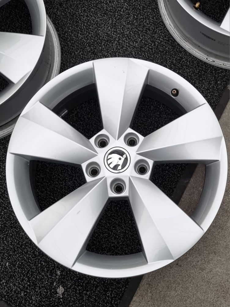 Felgi Alu 17" Skoda Kodiaq Karoq Superb III II Octavia IV III II 5x112