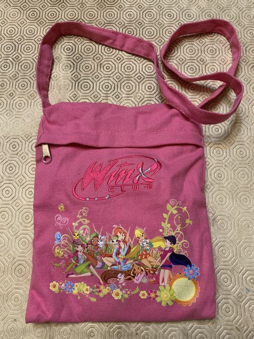 Carteira Winx Club + 3 porta chaves Love Pet (2 novos e 1 usado)
