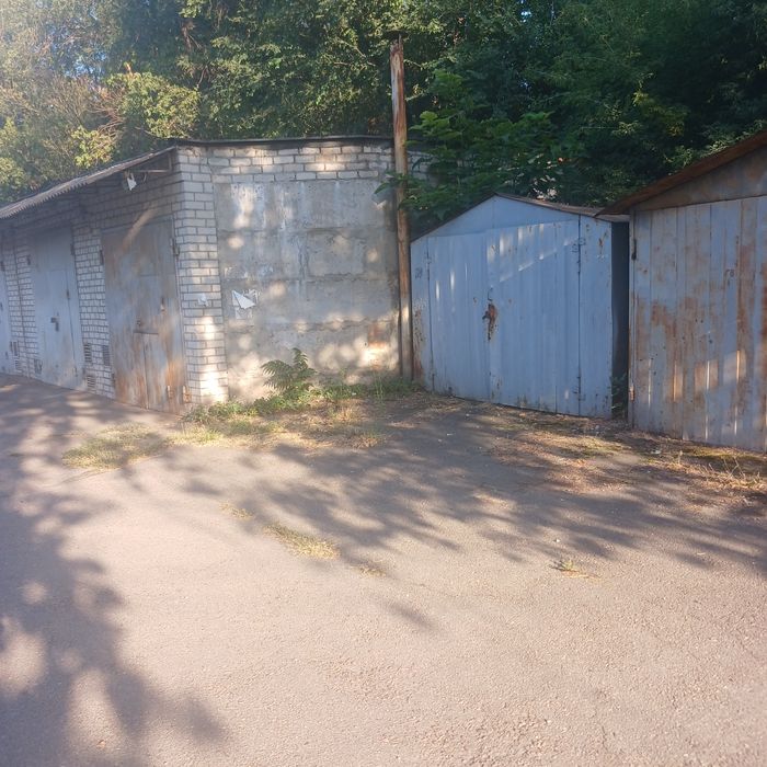 Продам металлический гараж в хорошем месте (район Иванова) Шевч район