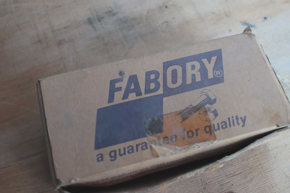 Parafusos sextavados M20x120 M16x180 porcas anilhas em aço inoxidável