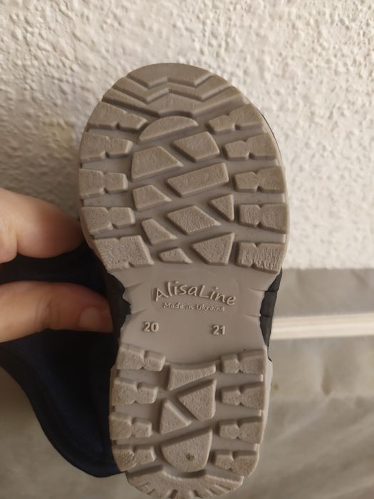 Продам зимовий комбінезон+взуття на хлопчика