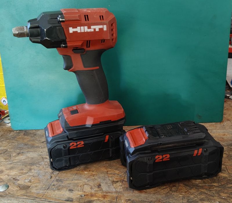 Zakretarka Hilti SIW 4AT + dwie Baterie