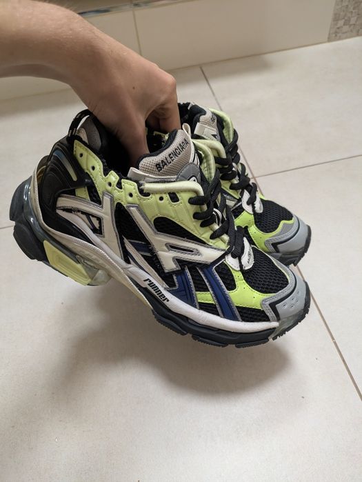 Balenciaga runner