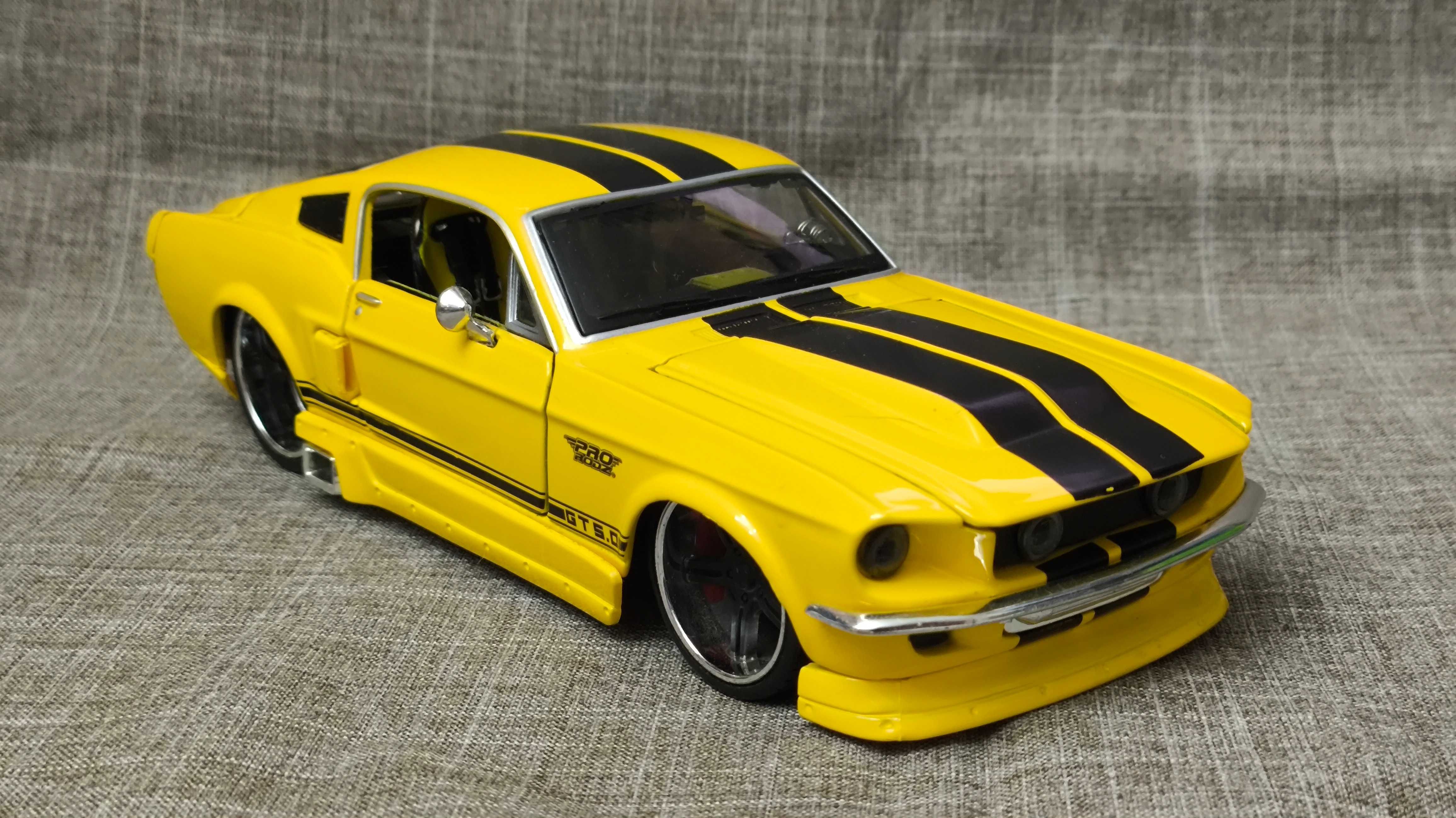 Машинка Ford Mustang GT 1967 1/24