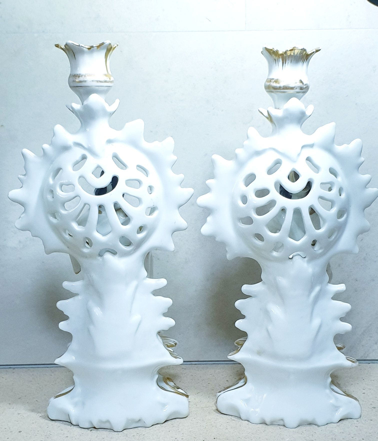 Raros lindos antigos castiçais franceses em porcelana Vieux Paris
