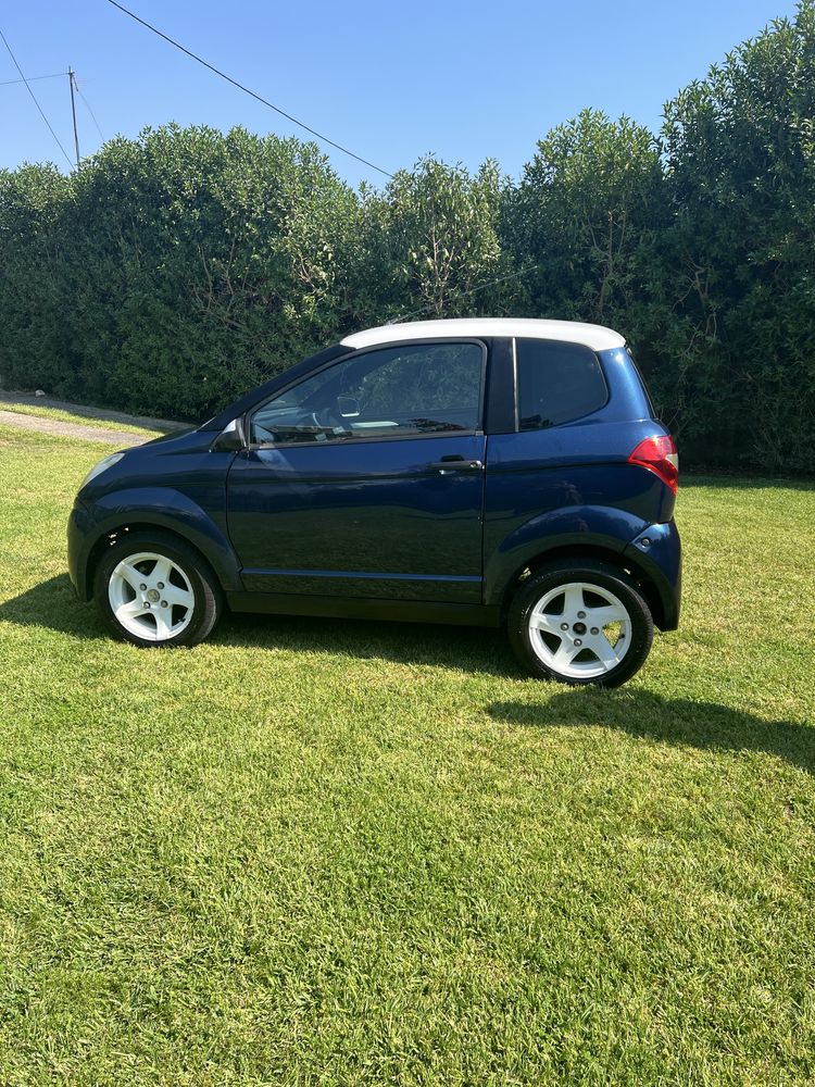 Microcar Aixam City Azul e Branco