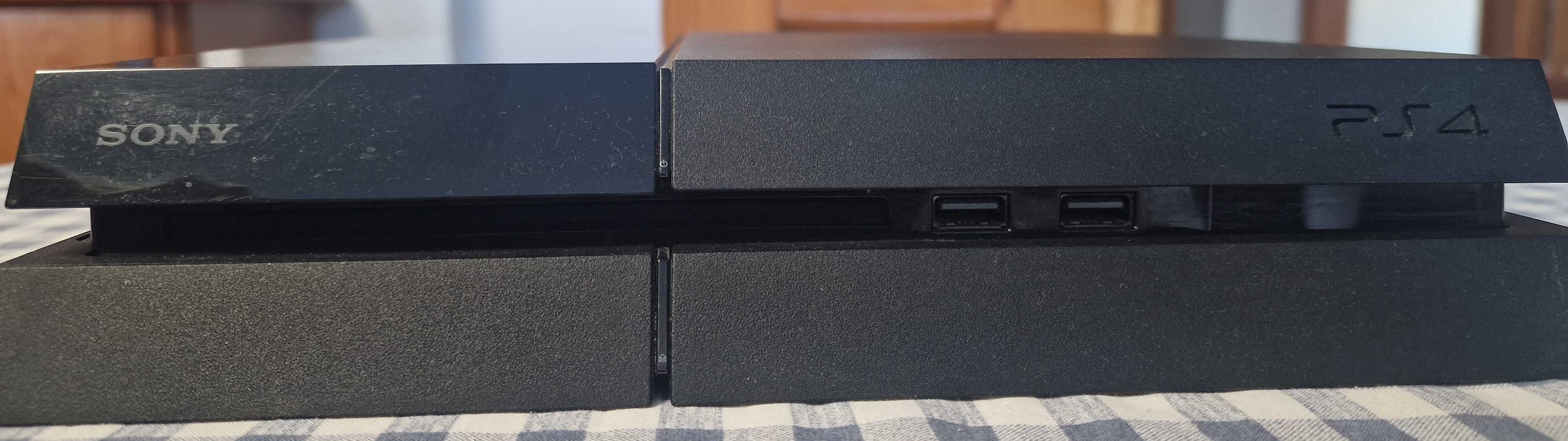 PlayStation 4 1Tb + 2 comandos DualShock 4 + 12 jogos