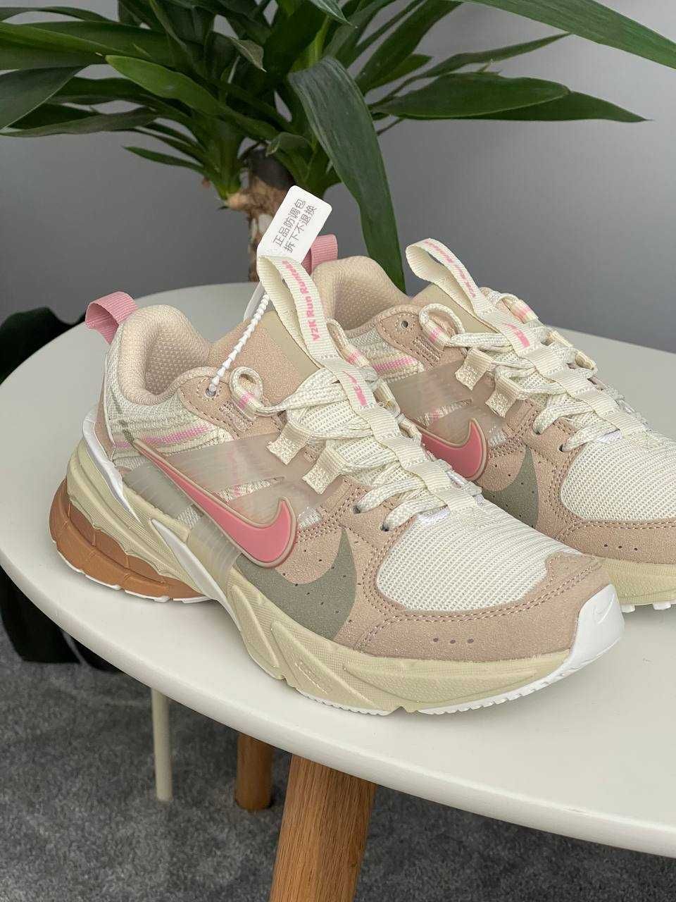 ВСІ РОЗМІРИ! Кросівки Nike V2K Runtekk Beige Pink найк рожеві бежеві