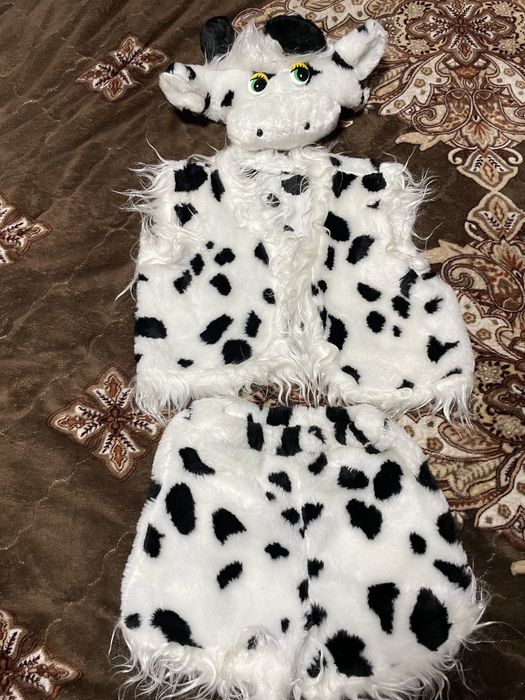 Продам новорічні костюми