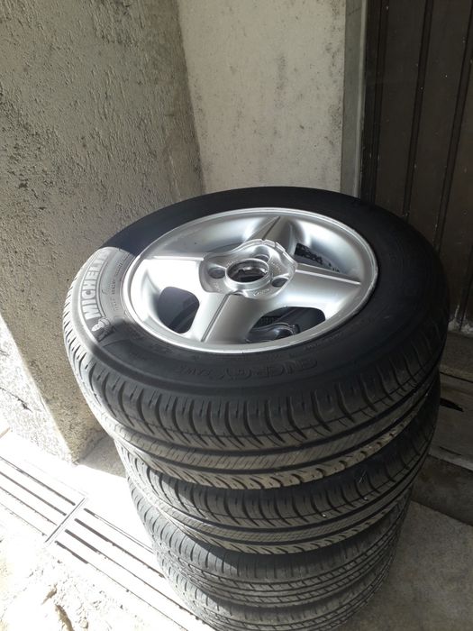 Jantes e pneus 14 fiesta