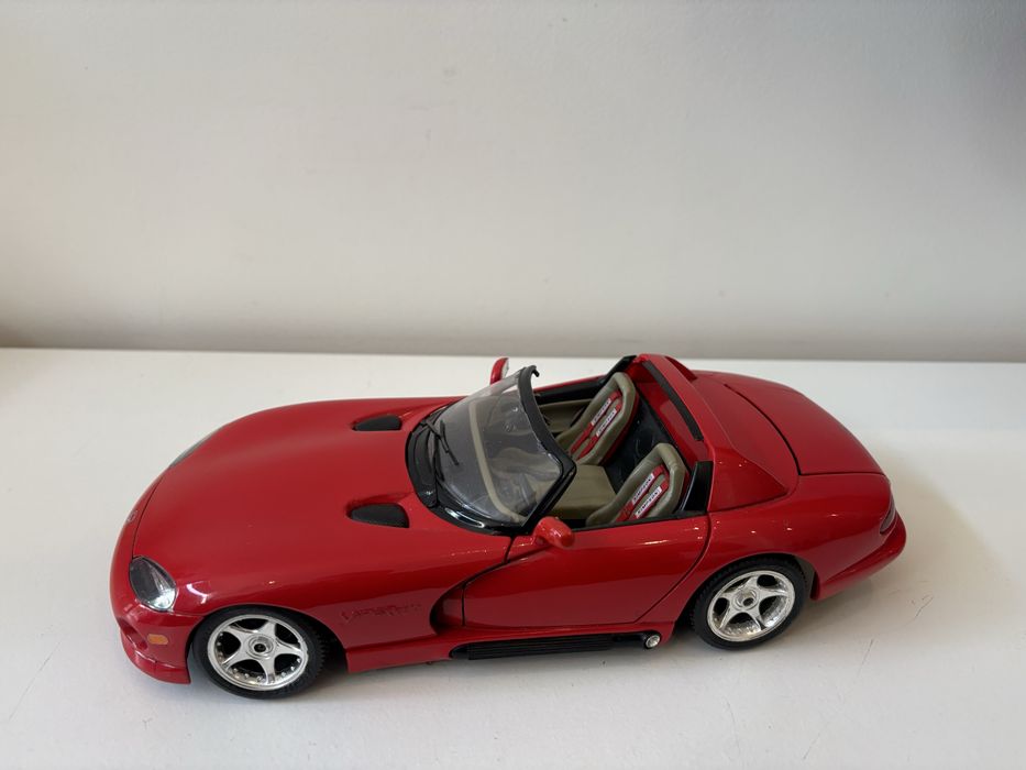 Model Dodge Viper RT10 1:18 BBurago Burago (maisto welly)