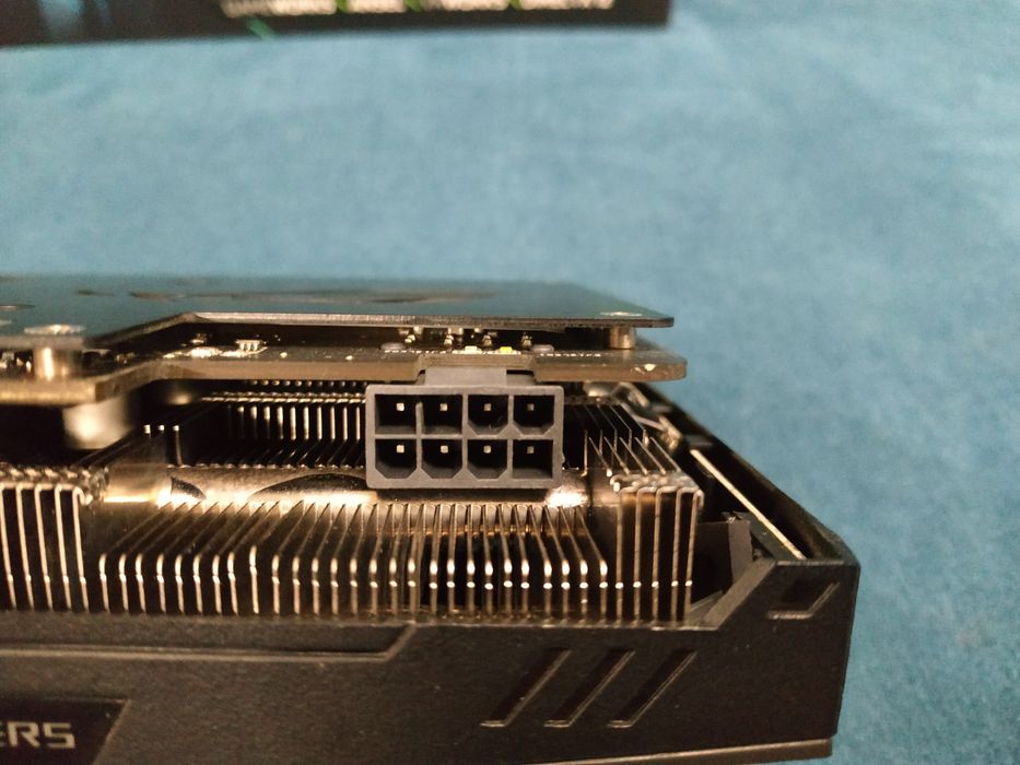 Asus Rog Strix GTX 1070 OC 8Gb (Boost 1860 МГц)