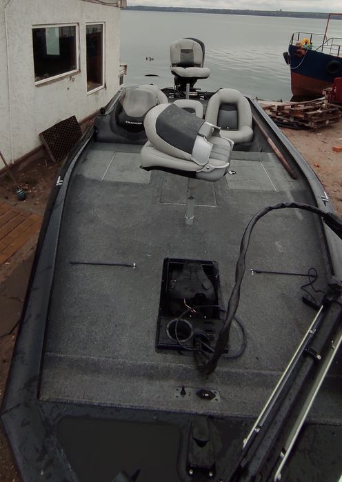 Tracker 190xt катер
