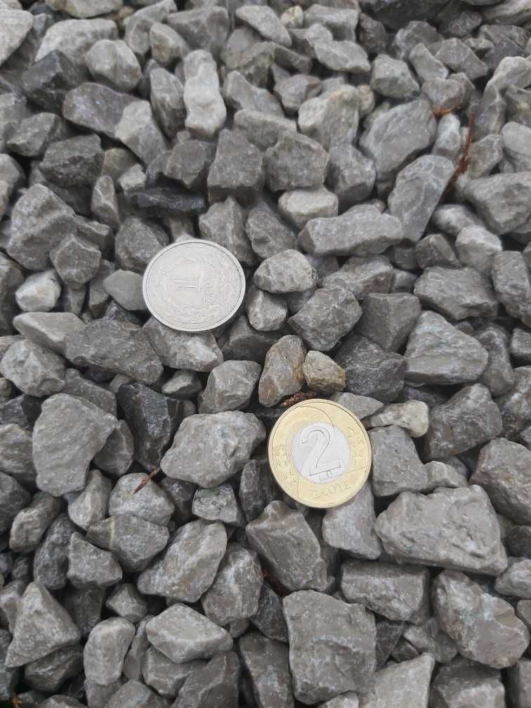 Kruszywo z dostawą 28 ton, klińce, grysy, tłucznie na podjazdy itp.