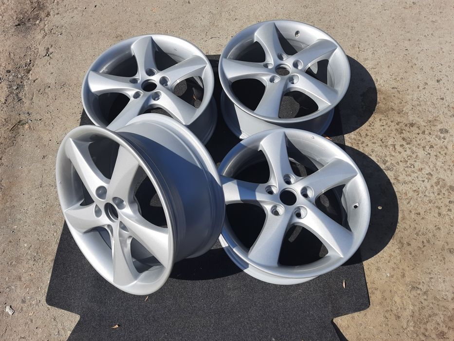 Диски Mazda R17 7J 5/114.3 ET55 d67.1 в отличном состоянии