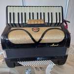 Akordeon Royal Standard 96 basow. Cena 1400 zl