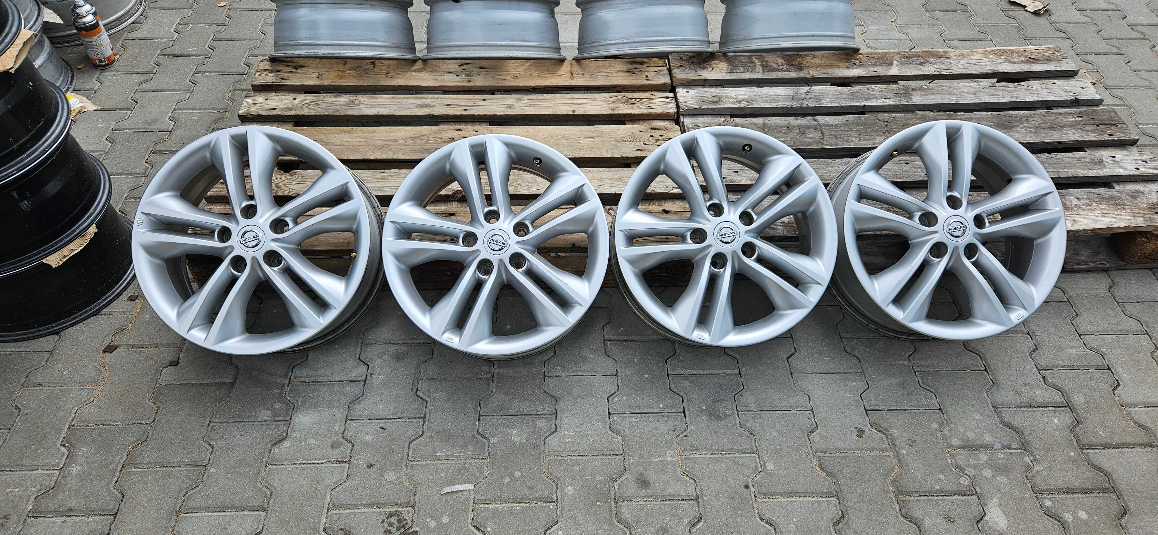 Felgi 17 cali Nissan 6.5jx17 5x114.3 et40 fi66.1