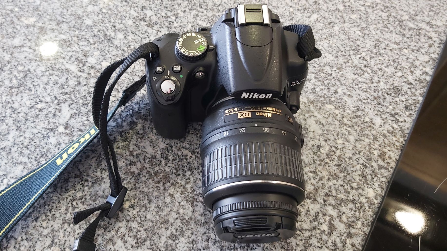 Máquina Fotográfica Nikon D5000 + Lente 18-55mm