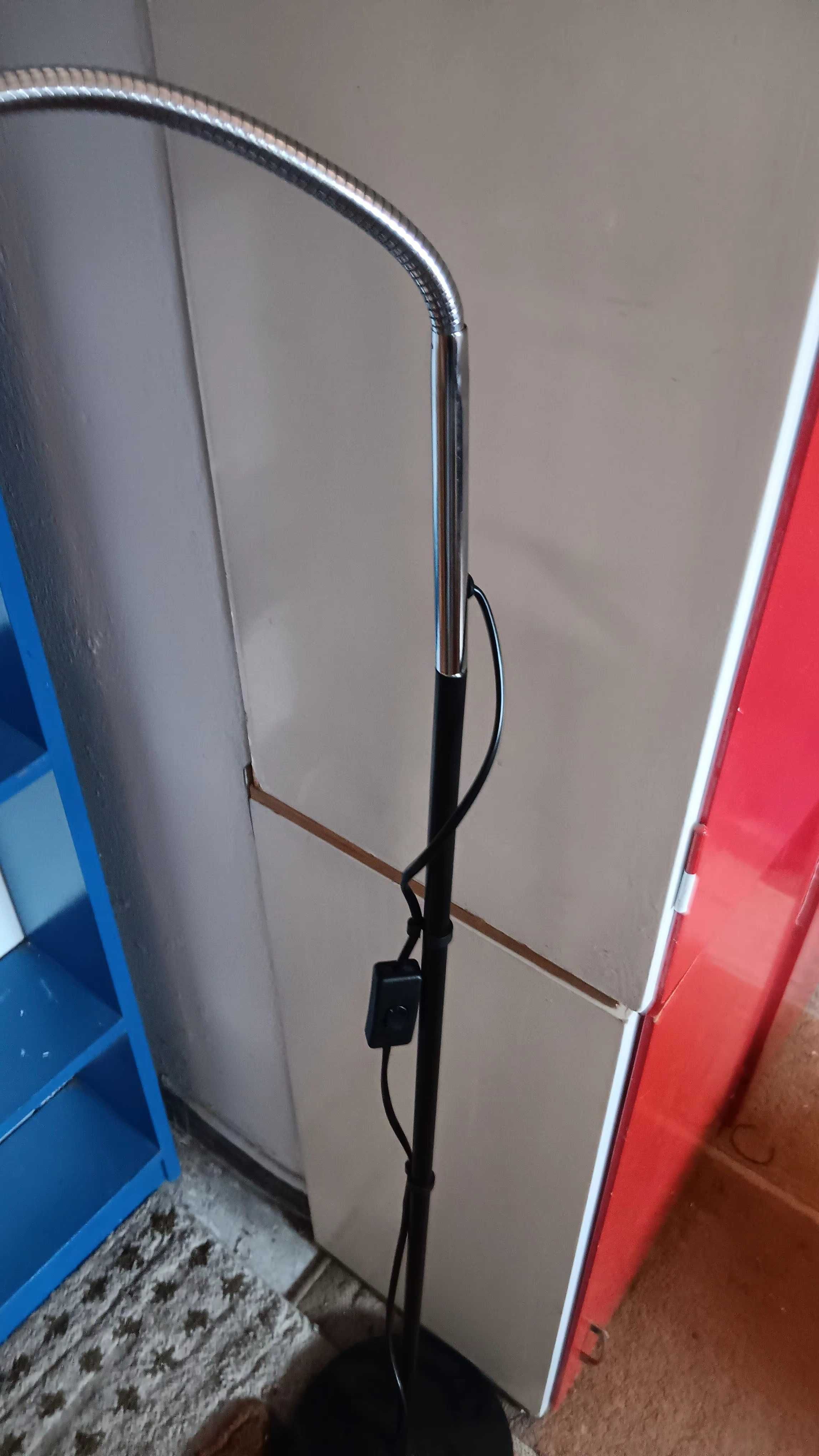 Lampa do karzdego pomieszczenia