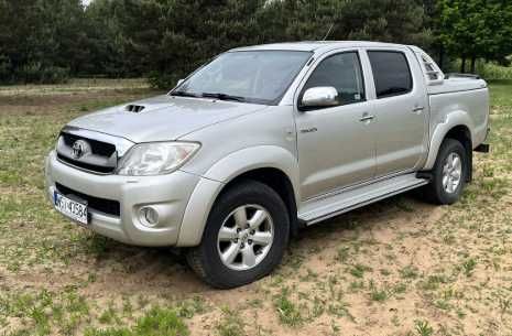 Разборка Toyota Hilux 3.0 D-4D бампер комплектний