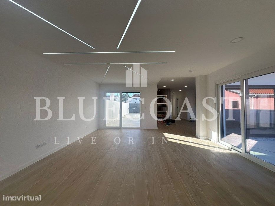 Ampla Moradia V4 Térrea - Ideal para Viver em Tranquilidade