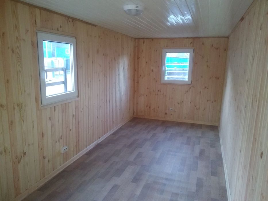 Дачный домик, вагончик, бытовка.