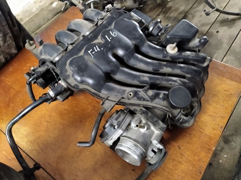 Дросельная заслонка VW Passat B5 Golf 4 1.4 1.6 Octavia Audi Колектор
