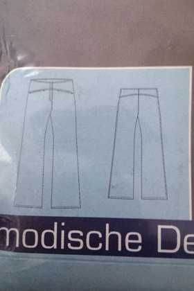 Spodnie dla dziewczynki r. 122 NOWE