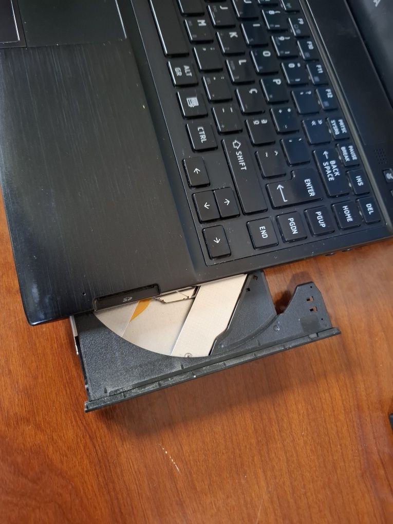 Toshiba Corei5 Windows 11 webcam disco ssd bateria com autonomia