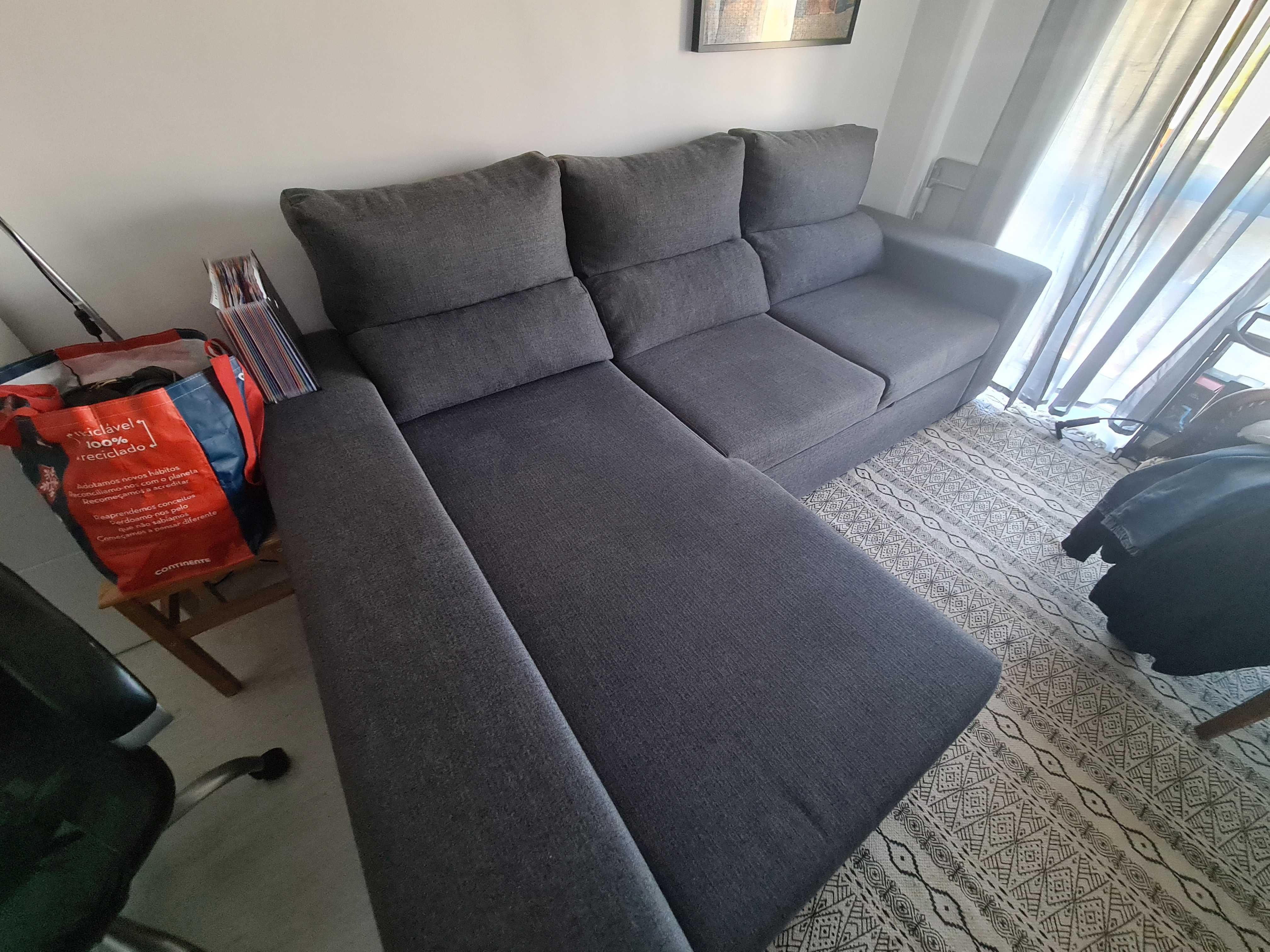 Sofá cama cinzento 3 lugares com chaise long e arrumação