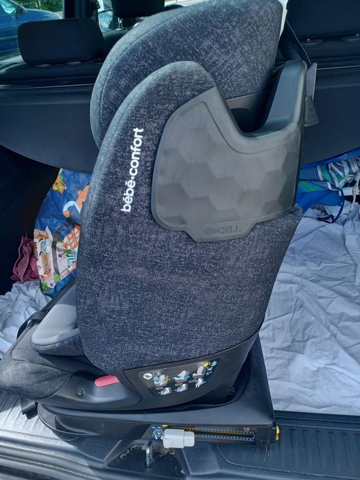 Cadeira Auto Bébé Confort Titan Pro 2018 com Isofix