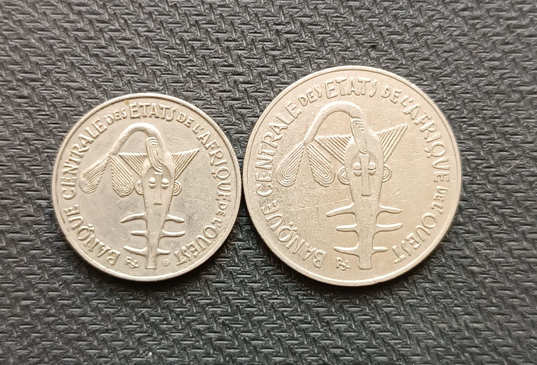 Лот монет мира 2