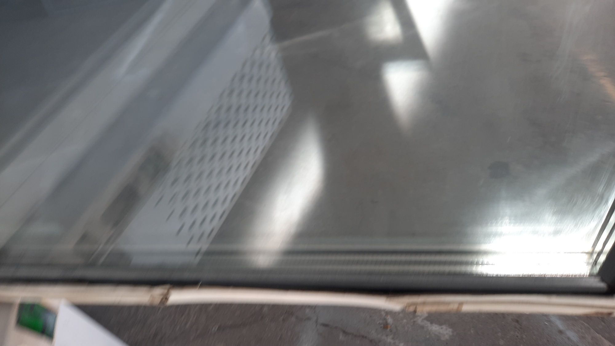 Vitrine Vertical de Congelação (compressor Novo)
