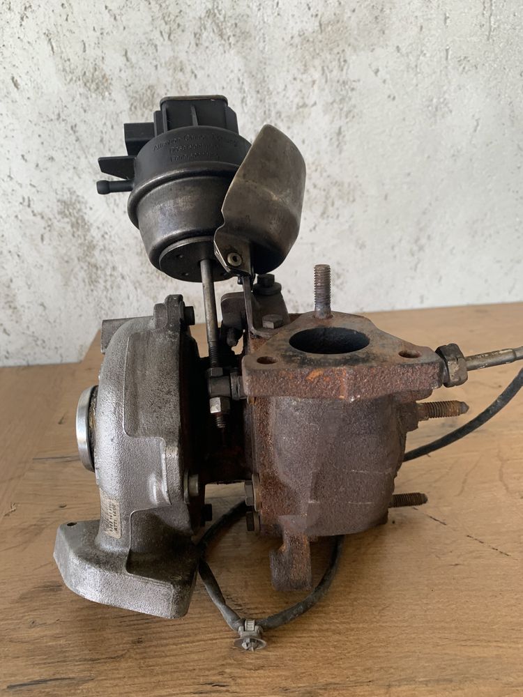 Turbosprężarka turbina Audi A4 B8 A5 Q5 2.0 TDI 143KM CAG