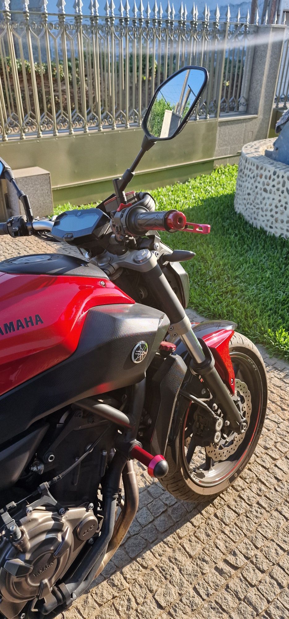 Yamaha MT 07 - como Nova
