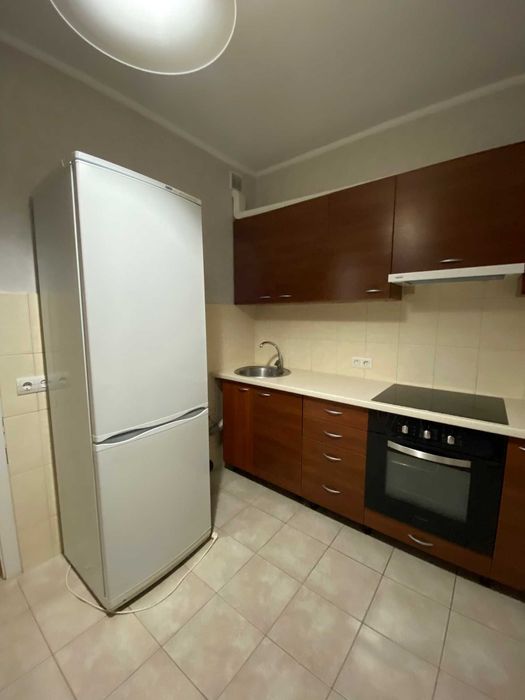 2-кімнатна, Прирічна, 37, метро"Героїв Дніпра", Оболонський район