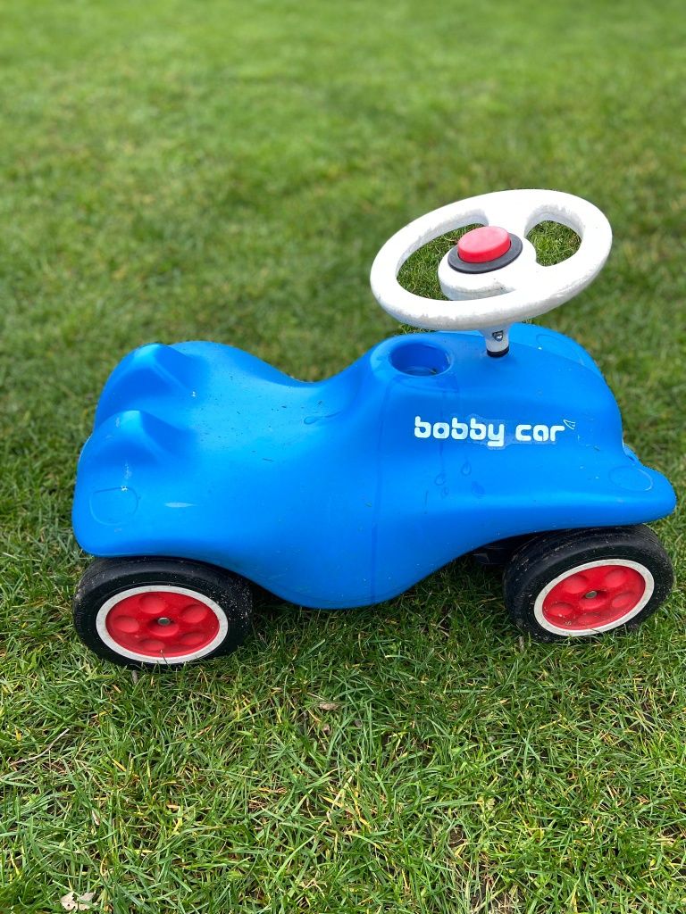 Samochodzik Bobby car