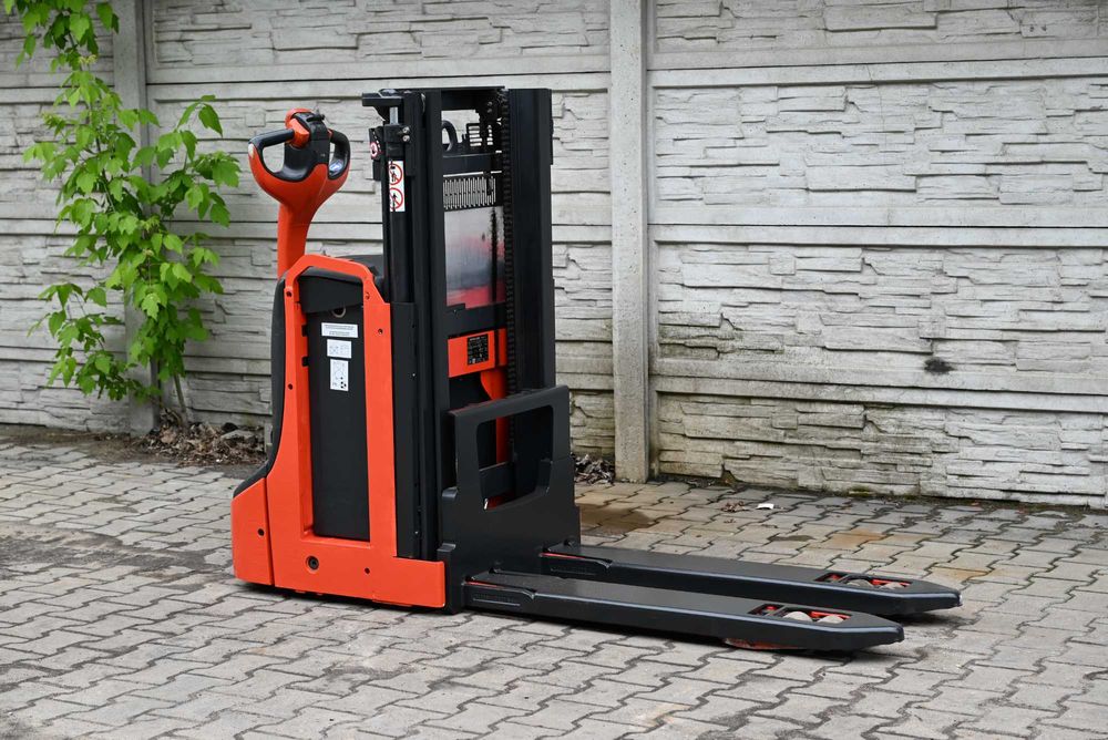 Paleciak elektryczny Linde D08 2017rok Wstępne podnoszenie FHP 396