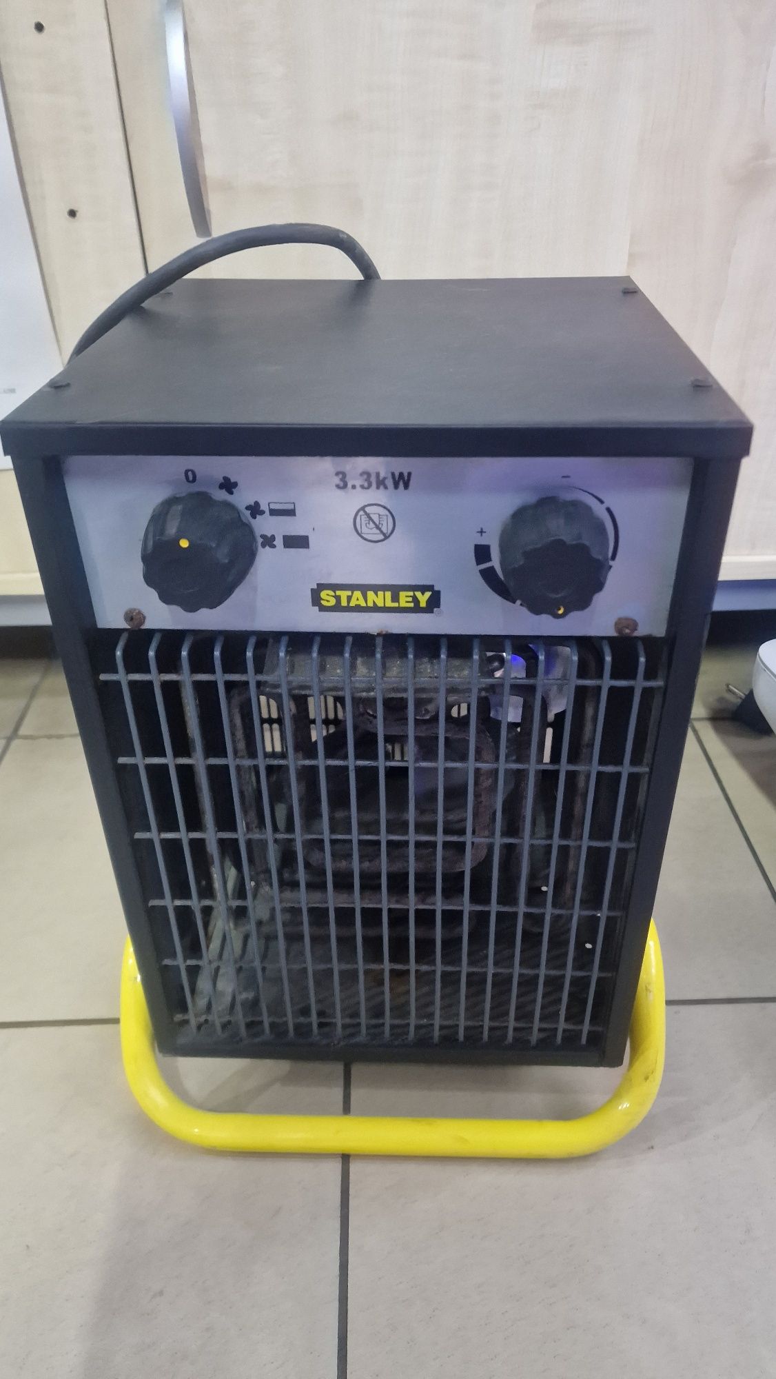 Nagrzewnica elektryczna Stanley ST 033-230-E 3,3 kW stan BDB_ Strumień