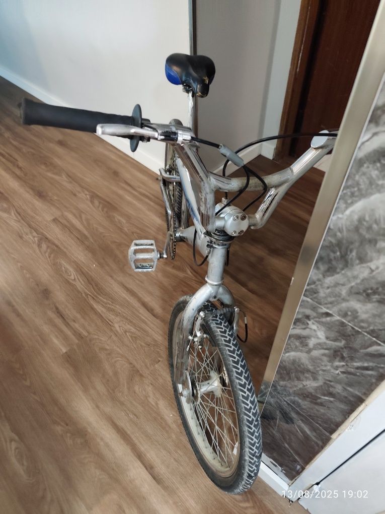 Bicicleta BMX semi nova