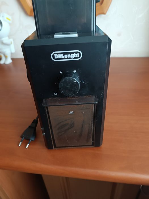Кофемолка жернова DELONGHI KG 79 недорого торг