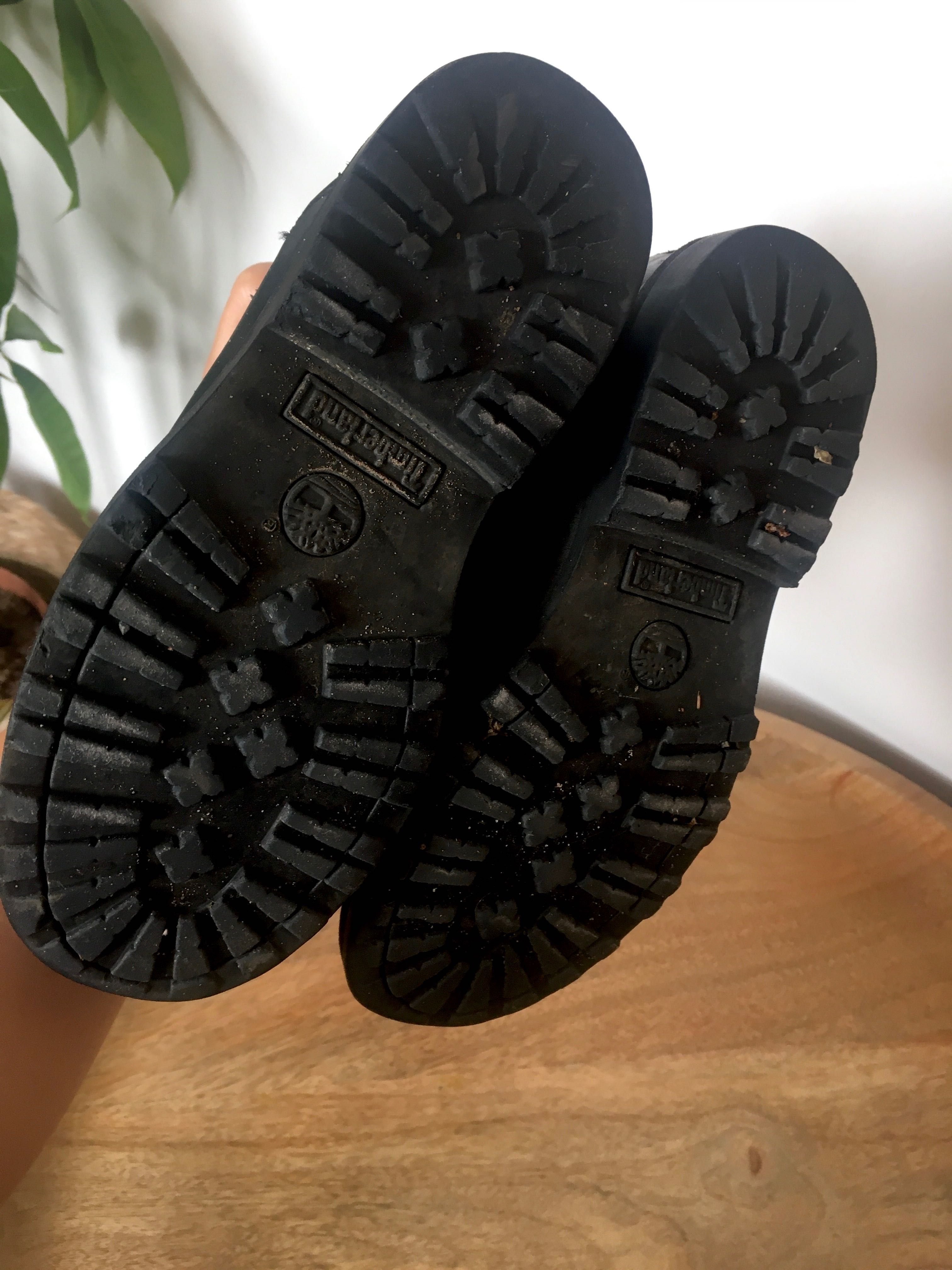 31 Timberland sztyblety czarne buty dziecięce skórzane