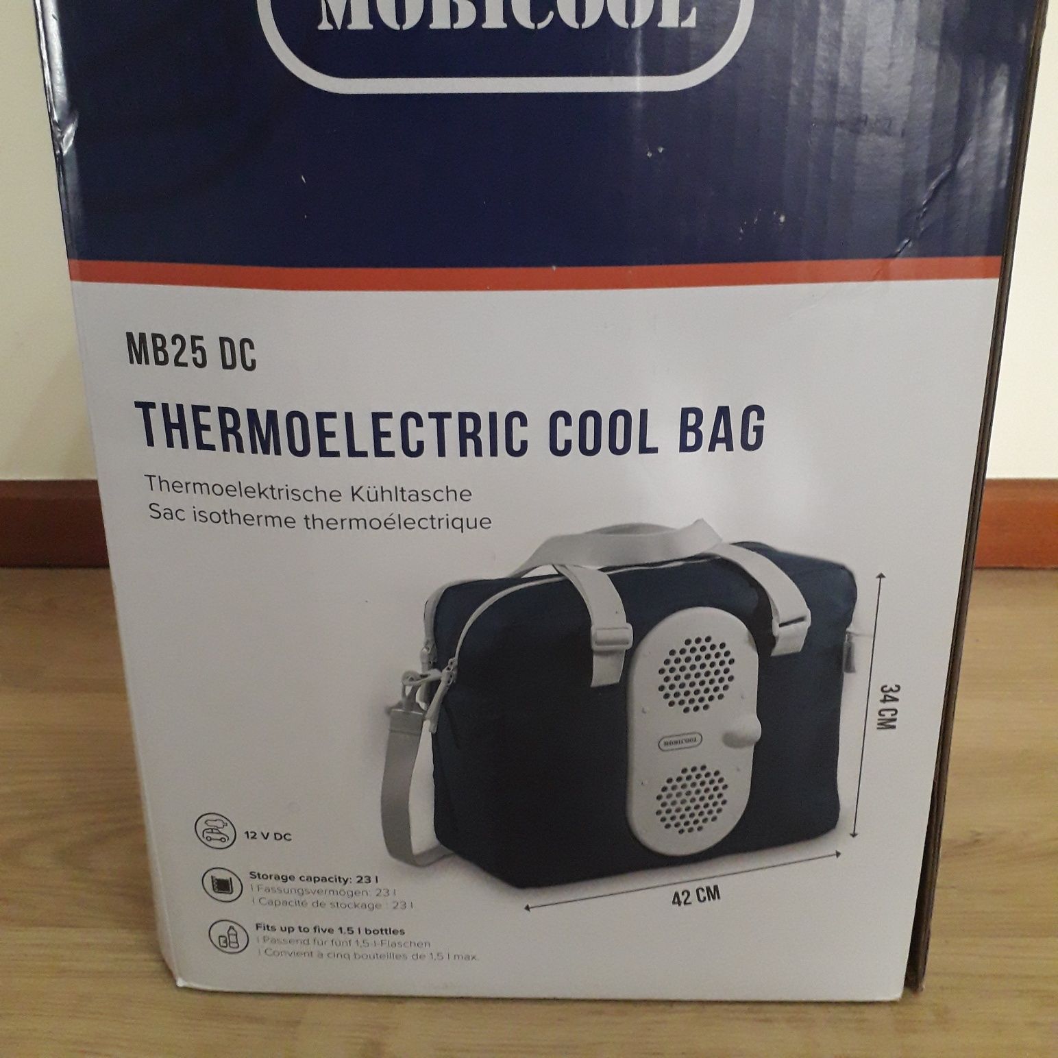 Mobicool Geladeira térmica 23 L, azul-12 V. NOVA
Marca: Mobicool