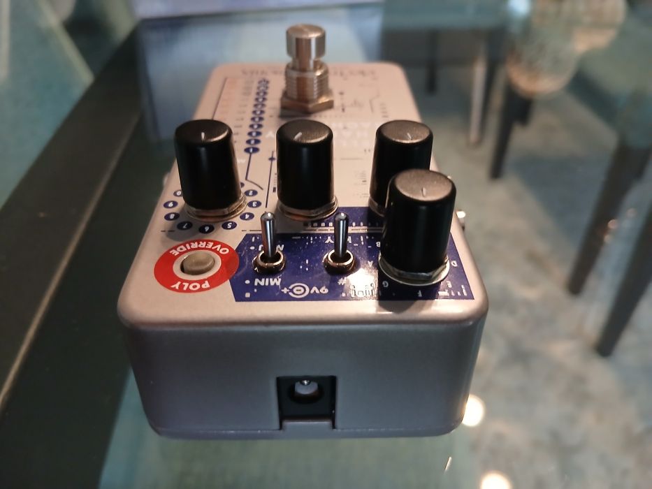 Electro Harmonix - Intelligent Harmony Machine